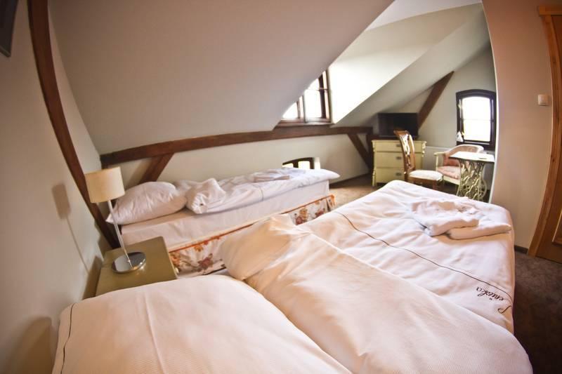 Leniwka Hotel Świebodzin Kültér fotó