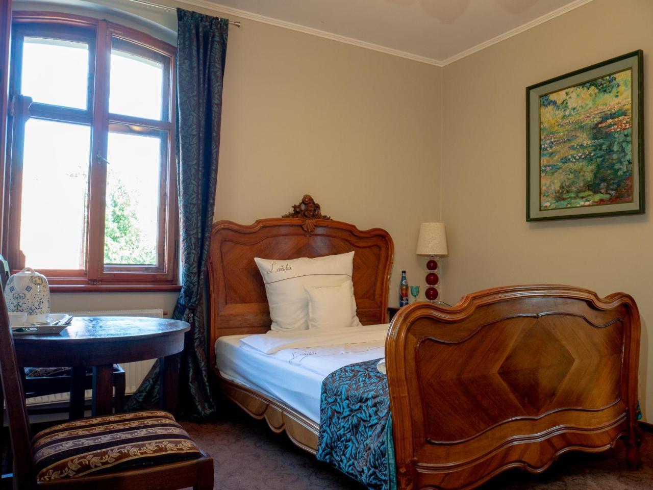 Leniwka Hotel Świebodzin Kültér fotó